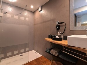 Towels - Cozy Modern Loft near Swiss Border with Easy Basel Access (Leymen)