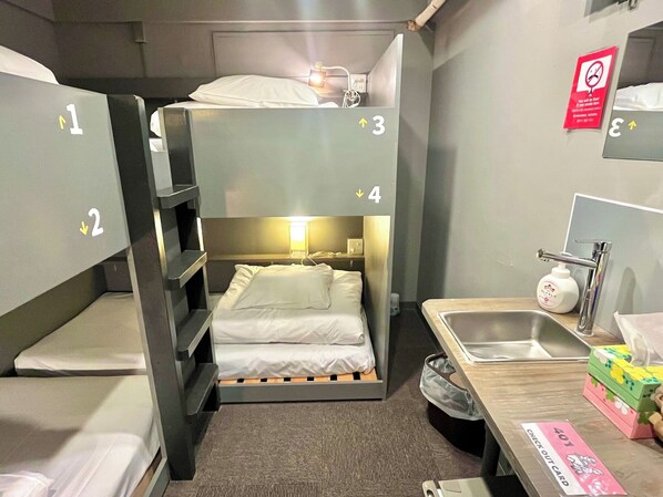 1 bedroom, WiFi (free), bed sheets