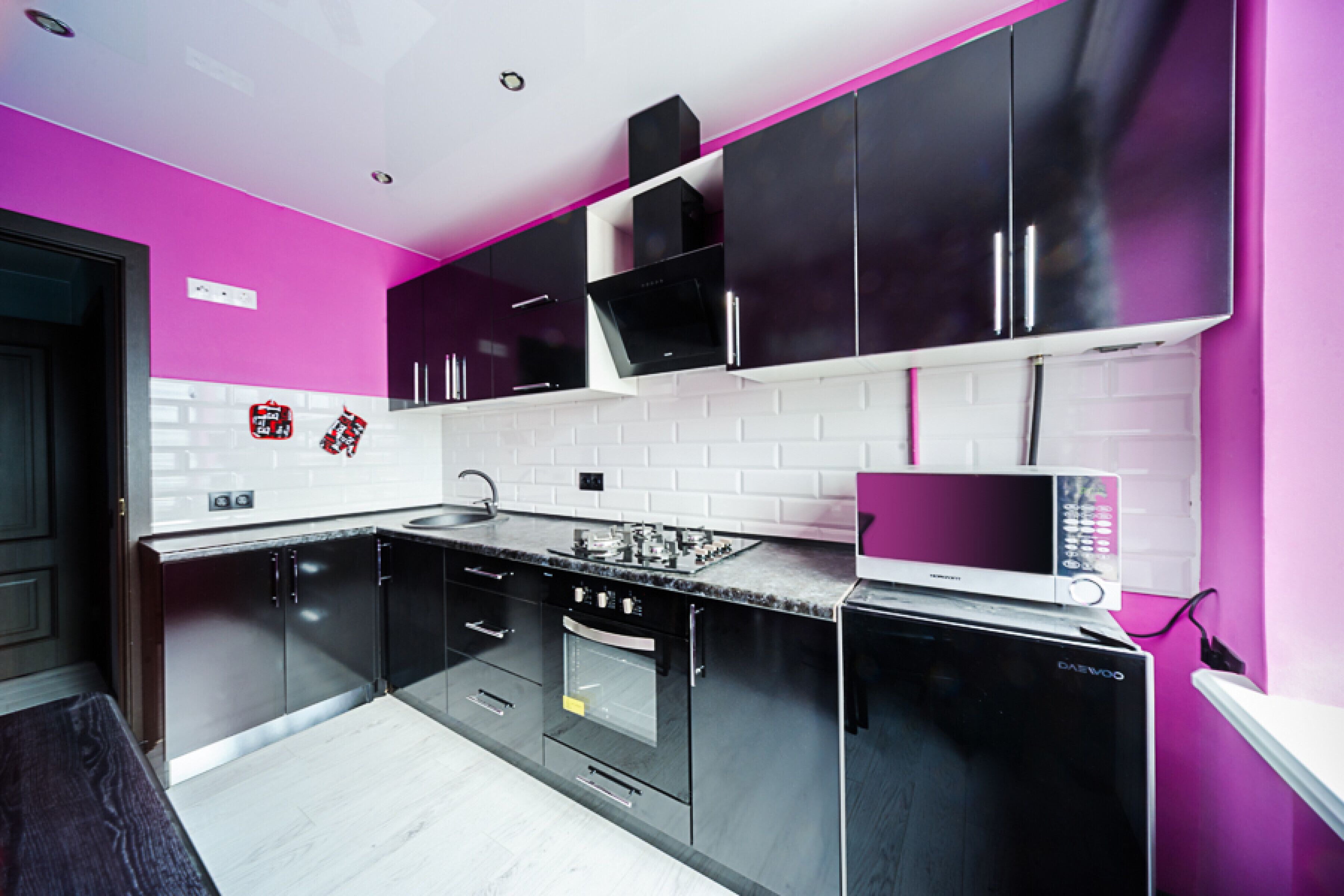 City Apartment | Private kitchen | Fridge, microwave, oven, stovetop