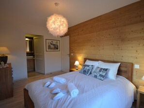 2 Schlafzimmer, Bügeleisen/Bügelbrett, kostenloses WLAN