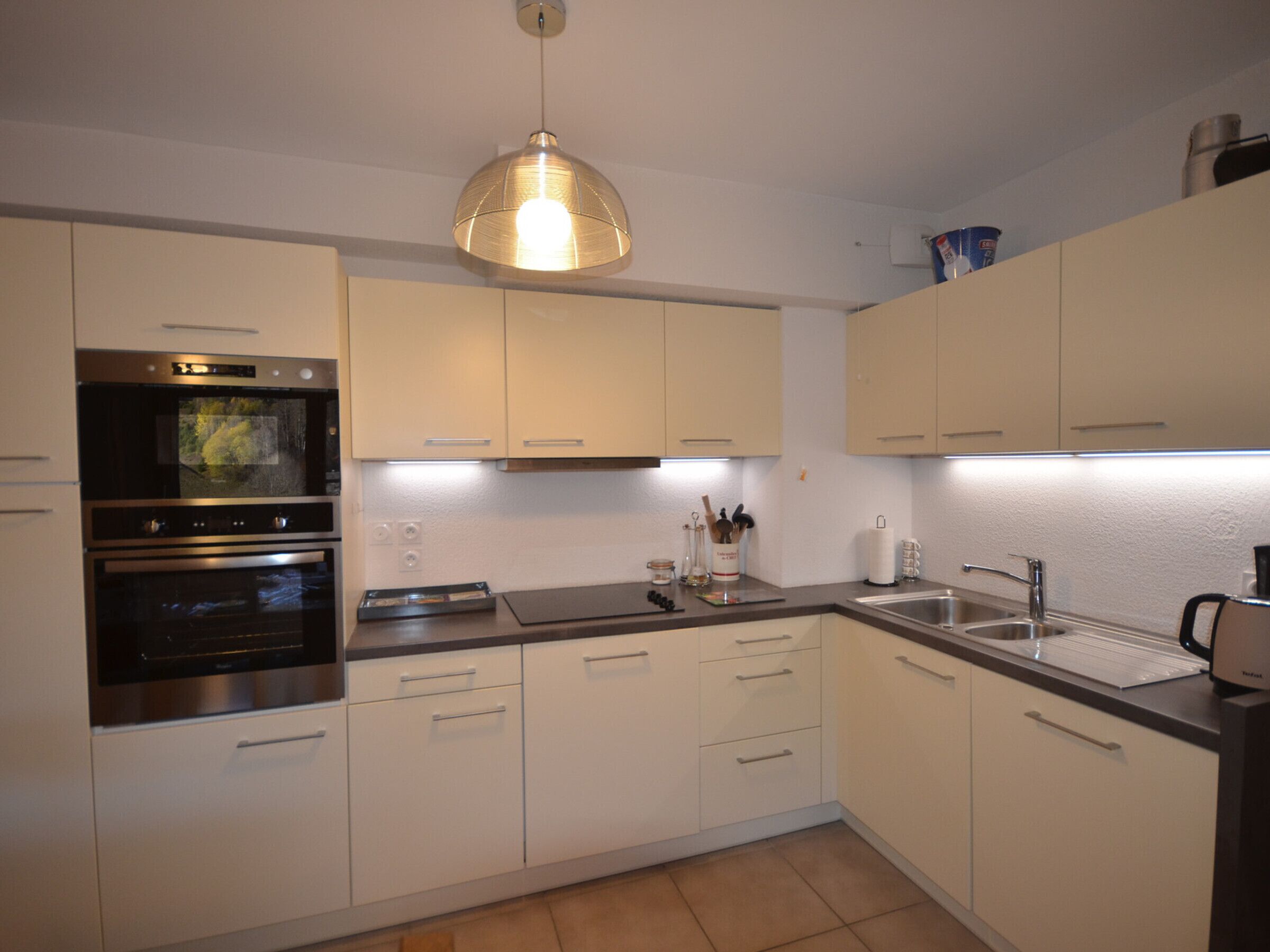 Fridge, microwave, dishwasher, toaster