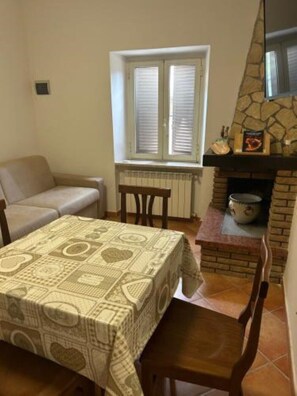 Flat-screen TV - HAPPY HOME (Orte)