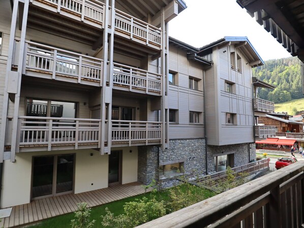 Property grounds - Central apartment in Les Gets with parking (Les Gets)