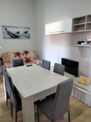 Dining - HOME ORTE. (Orte)