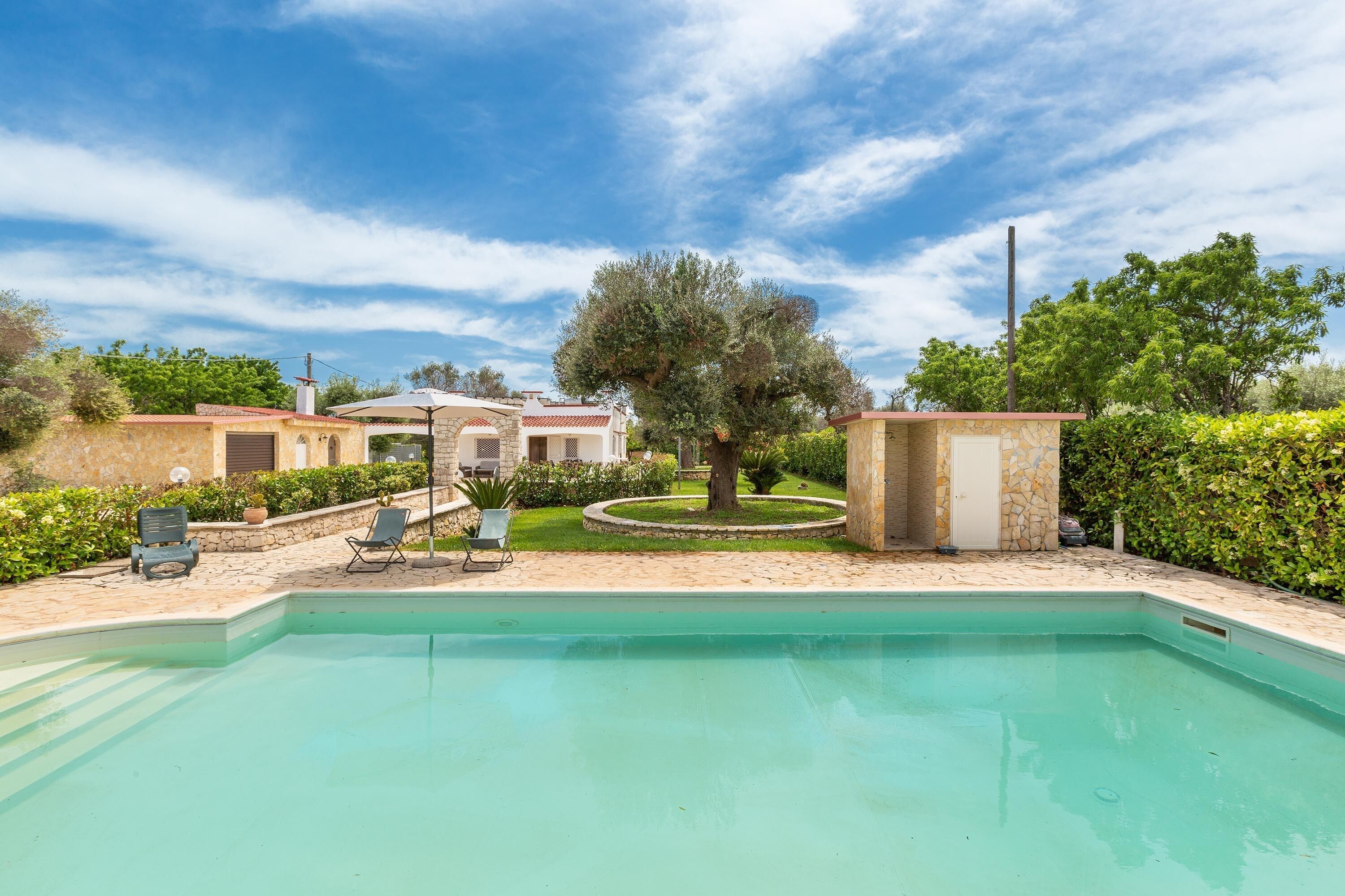 Sæsonbestemt udendørs pool