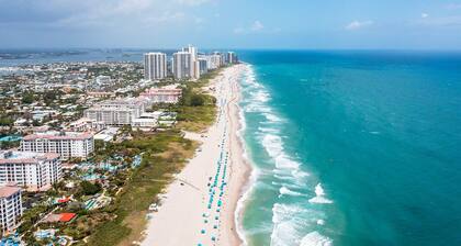 Sunny Beachside Oasis: Sleeps 6,1 Block to Waves