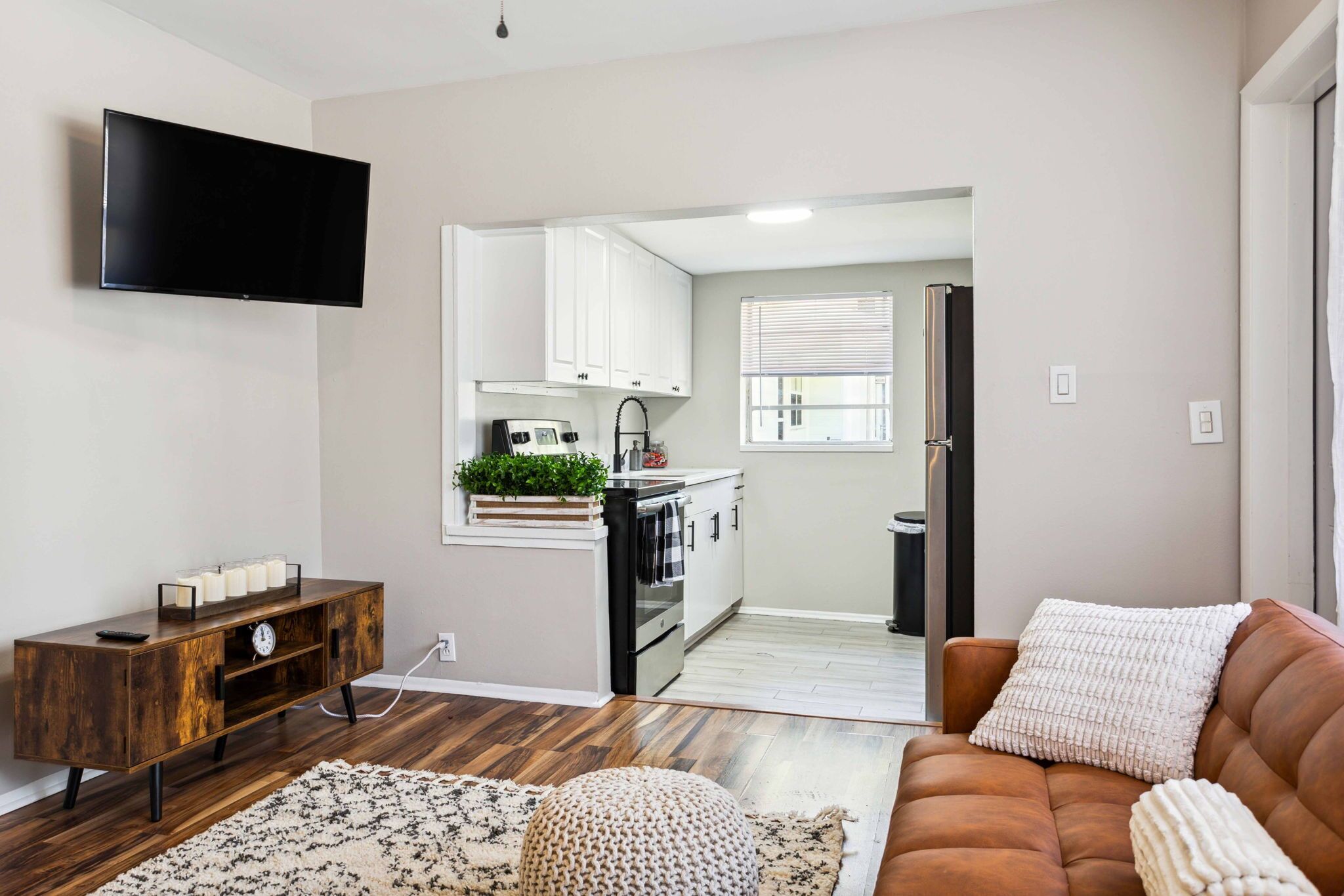 Freshly Renovated One Bedroom Apartment