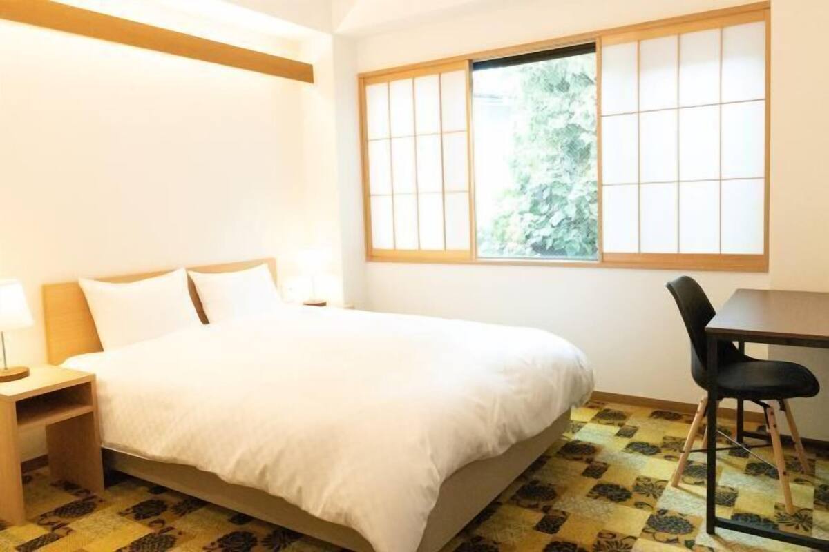 1 bedroom, blackout drapes, iron/ironing board, free WiFi