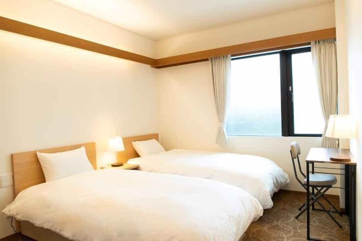 Cortinas blackout, tabla de planchar con plancha y wifi gratis