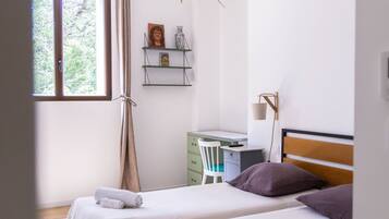 2 bedrooms, desk, iron/ironing board, travel cot