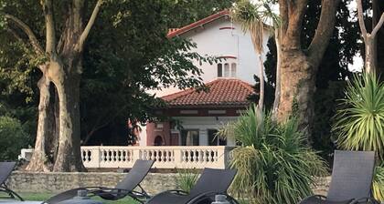 Gîte Canigou piscine partagée & terrasse privée