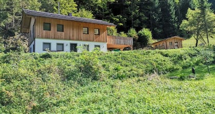 Ferienhaus Komplett neu 14 Automin. vom Weisensee Entfernt. Wanderwege vor Ort