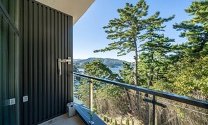 CABIN A DOUBLE | 獨特設計、獨特裝修、免費 Wi-Fi、床單