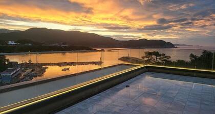 Hillsnorkelbeach hotel