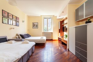 3 bedrooms, iron/ironing board, free WiFi, bed sheets