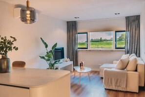 Smart TV, stereo - Luxery wellness with jacuzzi and sauna (Maasland)