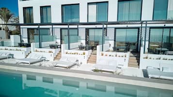 Sun deck
