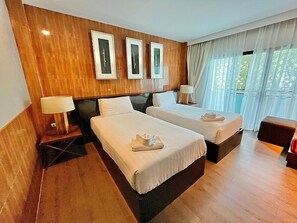 豪華雙床房 | 房內夾萬、獨特設計、獨特裝修、書桌