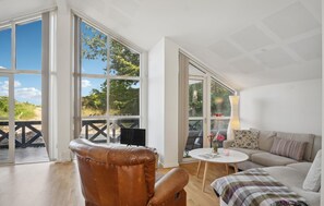 Living area - Cozy home in Børkop with WiFi (Børkop)