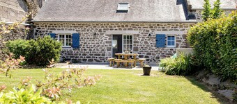 Charmante Maison Bretonne Nichée Dans un Cadre Bucolique, à Proximité de la Mer