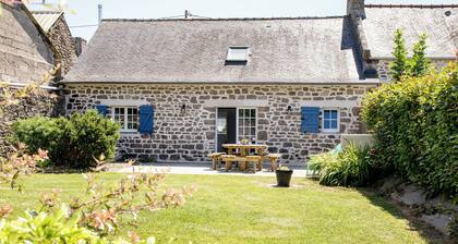 Charmante Maison Bretonne Nichée Dans un Cadre Bucolique, à Proximité de la Mer
