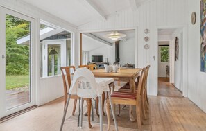 Dining - Nice home in Faxe Ladeplads with WiFi (Faxe Ladeplads)