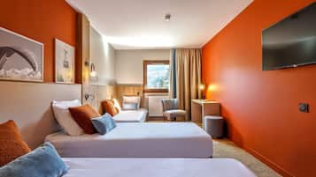 1 bedroom, premium bedding, in-room safe, desk