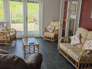 Apartment, 3 Bedrooms, Balcony, Garden View | Living area - Elmbank House Apartment With Island Views (Berwick-upon-Tweed)