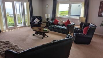 Apartment, 3 Bedrooms, Balcony, Garden View | Lounge