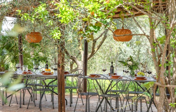 Outdoor dining