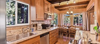Dog-Friendly Cabin with Hot Tub, Backs to Forest