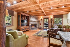 TV, fireplace - Luxury Home w/ Hot Tub, Walk to Dog-Friendly Beach (Carnelian Bay)