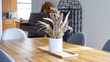 Rumah (Grandpa`s Orange House) | Eksterior