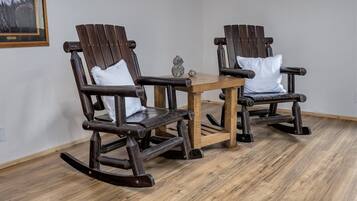 Rumah (Grandpa`s Orange House) | Eksterior