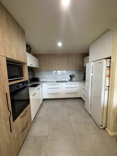 Apartment - Heart of Bathurst, Walk Everywhere!