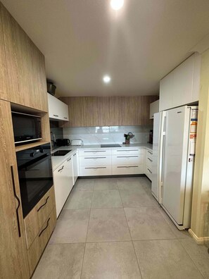 Fridge, microwave, oven, stovetop - Apartment - Heart of Bathurst, Walk Everywhere! (Bathurst)