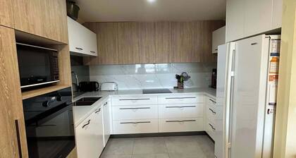 Apartment - Heart of Bathurst, Walk Everywhere!