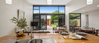 Stunning on Summer - Heart of Orange