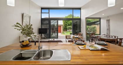 Stunning on Summer - Heart of Orange