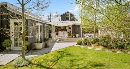 'White Birch' - Sophisticated 4 Bedroom Heritage Home