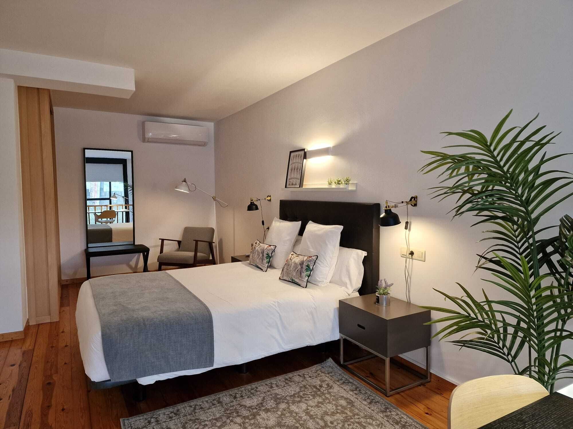 Beautiful Loft | Desk, laptop workspace, free WiFi, bed sheets