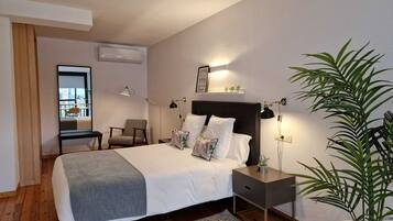 Beautiful Loft | Desk, laptop workspace, free WiFi, bed sheets