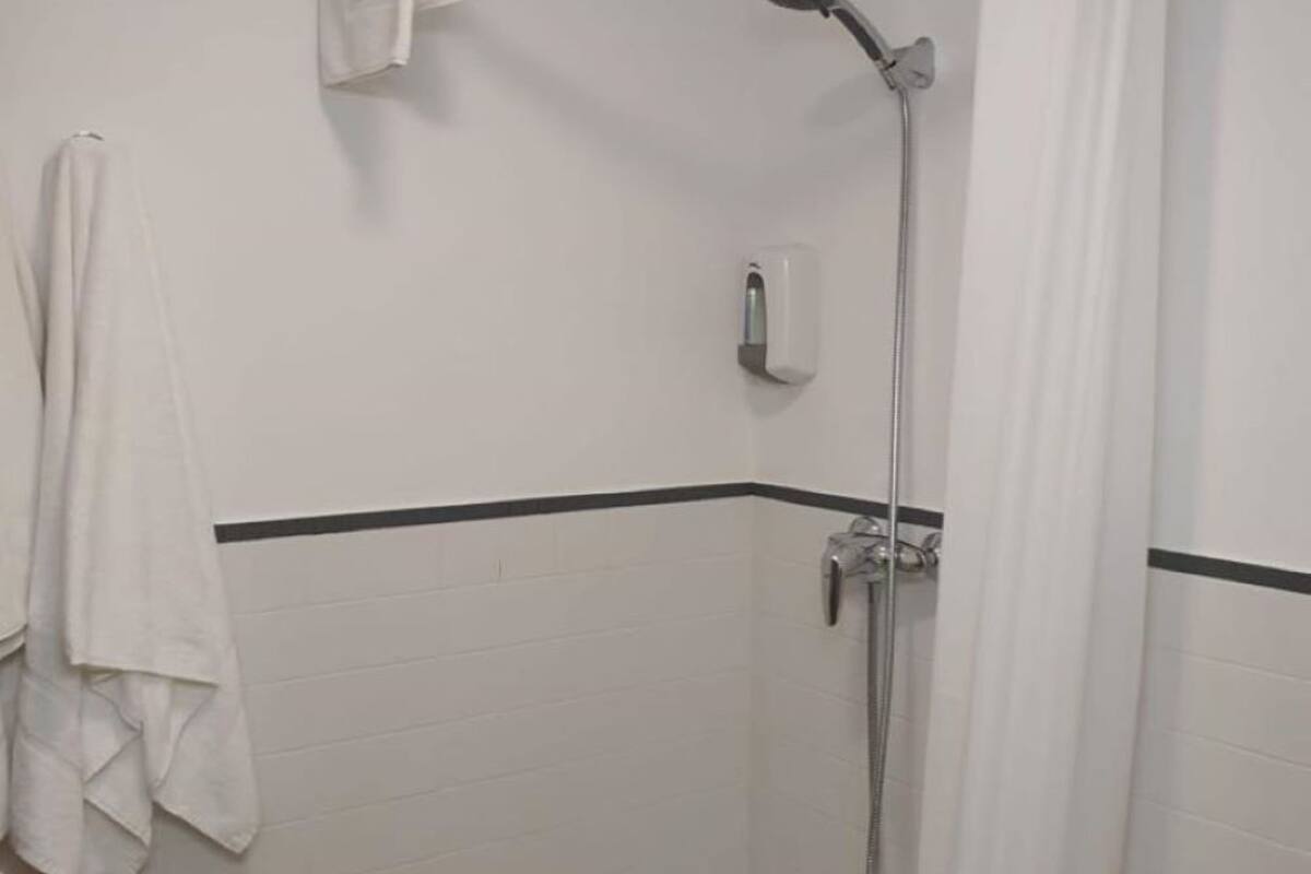 Maisonette (Cozy) | Badezimmer | Haartrockner, Handtücher, Seife, Shampoo