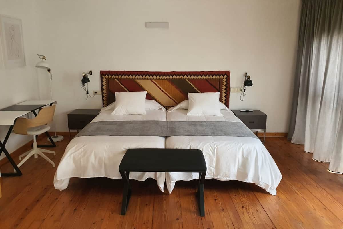 Smart Loft | Desk, laptop workspace, free WiFi, bed sheets