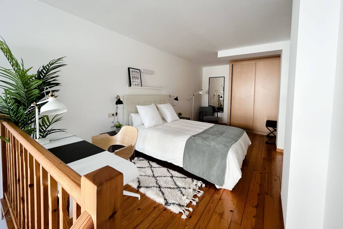 Loft (Nordic Style) | 1 Schlafzimmer, Schreibtisch, laptopgeeigneter Arbeitsplatz