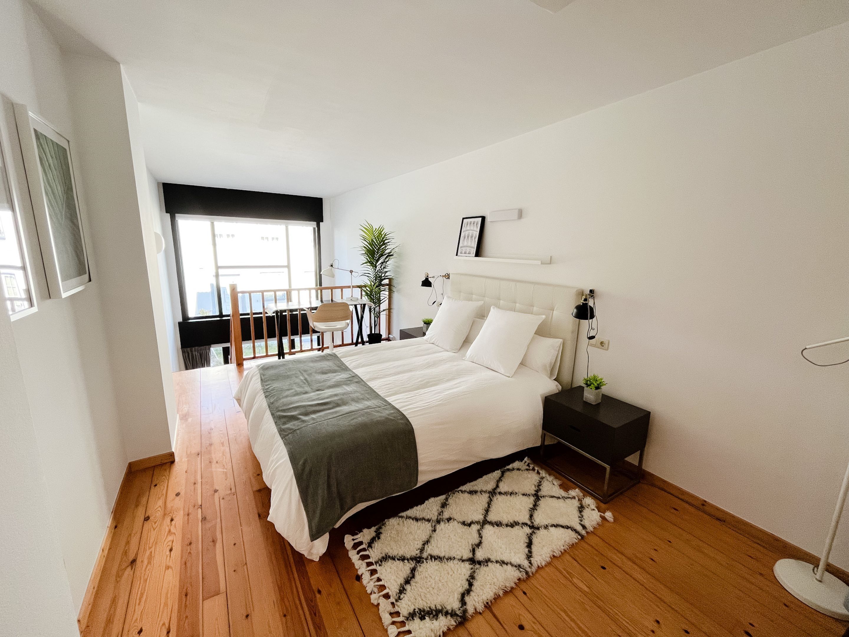 Nordic Style Loft | Desk, laptop workspace, free WiFi, bed sheets