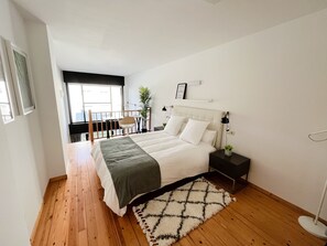 Loft (Nordic Style) | Escrivaninha, espaço de trabalho para notebook, Wi-Fi de cortesia