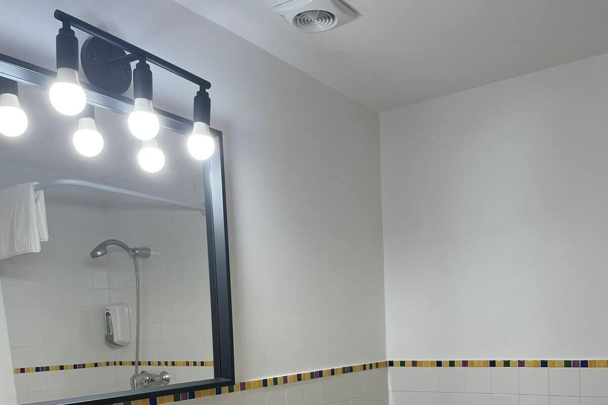 Maisonette (Charming) | Badezimmer | Haartrockner, Handtücher, Seife, Shampoo