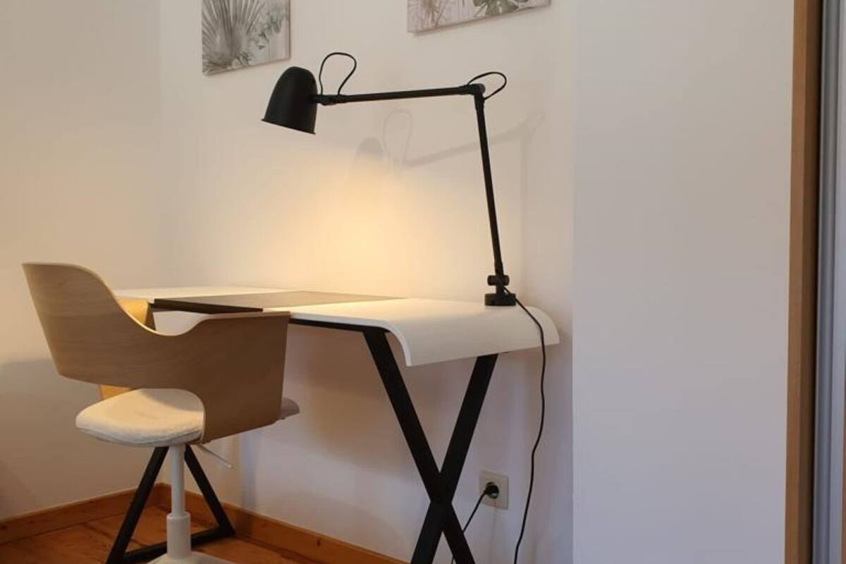 Loft (Lovely) | 1 Schlafzimmer, Schreibtisch, laptopgeeigneter Arbeitsplatz