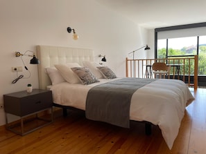 Espléndido Loft | Desk, laptop workspace, free WiFi, bed sheets - Apartamentos Ciudad Santiago  (Santiago de Compostela)